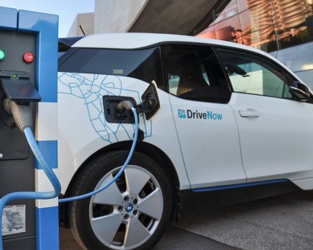 С пари от ЕС финансират голям завод на Volkswagen за батерии за ел коли в Испания