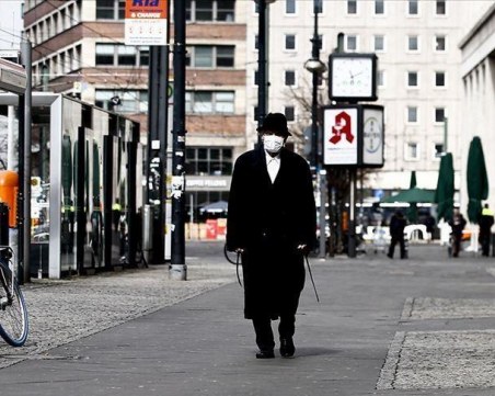 Удължават мерките в Германия с още три седмици