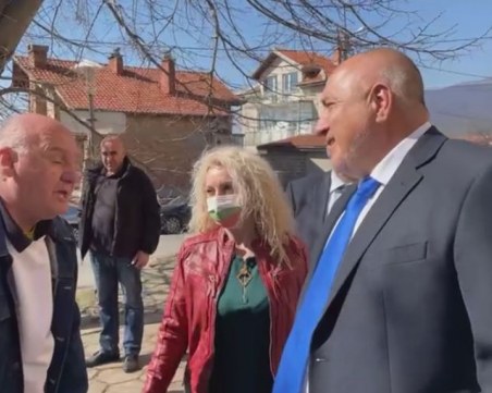 Бойко Борисов инспектира ремонта на храма в Шипка