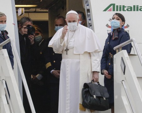 Папа Франциск замина на историческо посещение в Ирак