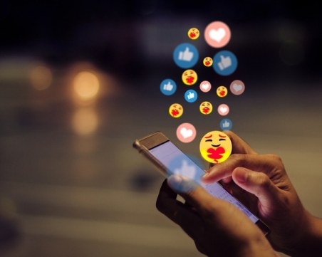 Защо той не ви пише пръв, но винаги отговаря на съобщенията?