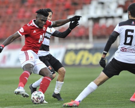 Локомотив и ЦСКА занулиха в слаб мач