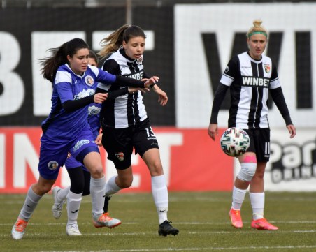 ЖФК Локомотив с разгром над Етър