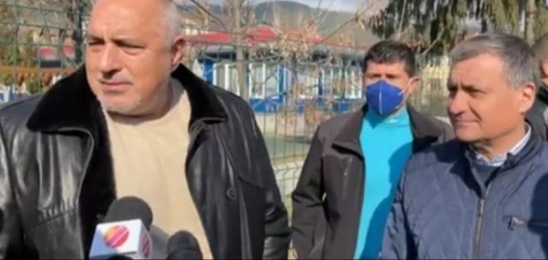Бойко Борисов във Велинградско: Кметът нахалства непрекъснато, тормози ме с есемеси