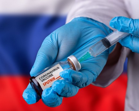 Руското разузнаване разпространява фалшиви новини за западните ваксините срещу Covid-19