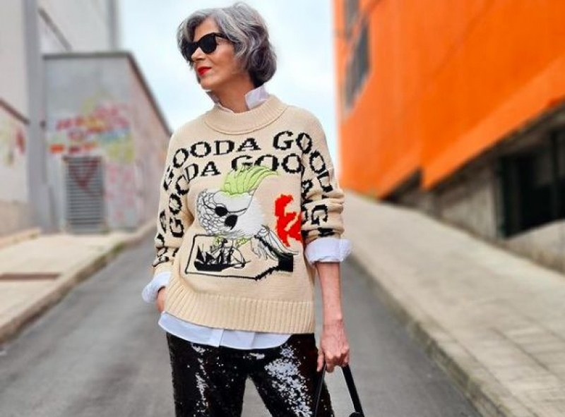 50-годишната инфлуенсърка, която въодушевява всички с модните си комбинации