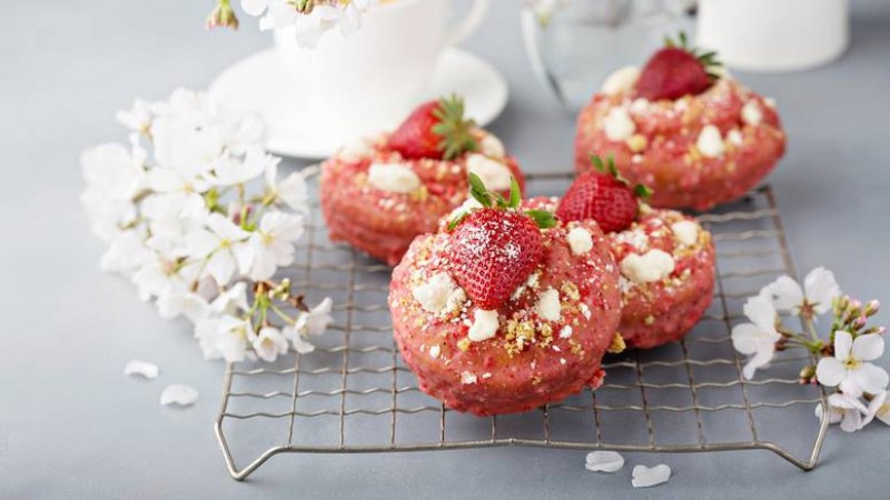 Райски десерт: Мъфини с ягодово тесто, изпечено на фурна