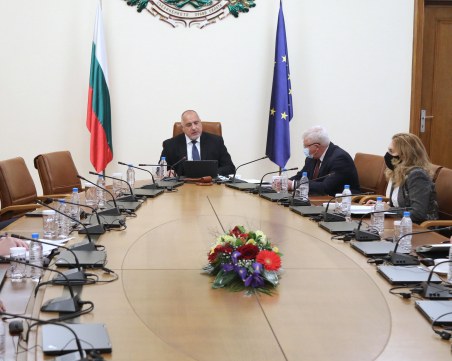 Премиерът: До месец най-уязвимите групи ще бъдат имунизирани