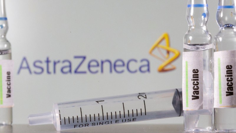 Спешно разследват ваксината AstraZeneca заради случаи на кръвни съсиреци