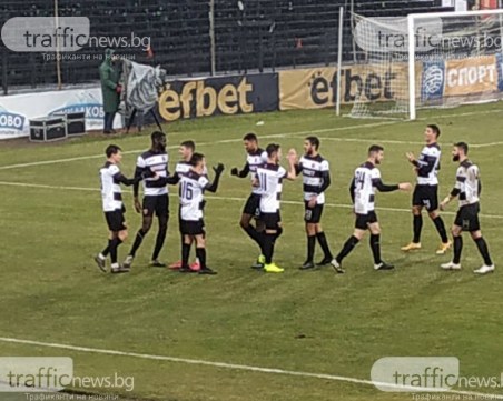 Локомотив посреща Берое във важен мач