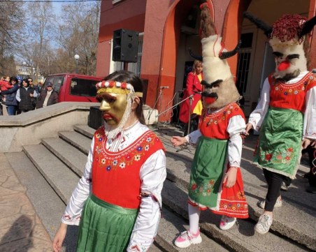 Затварят улици в Прослав и Коматево, променят движението на автобуси
