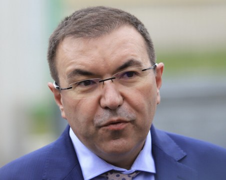 Ангелов: Имунизираните с AstraZeneca да бъдат спокойни, няма риск за тях