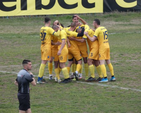 Футболистите на Марица на само точка от върха след поредна победа