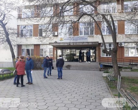 РЗИ: Напълно спазен е протоколът при ваксинацията на починалата 57-годишна жена