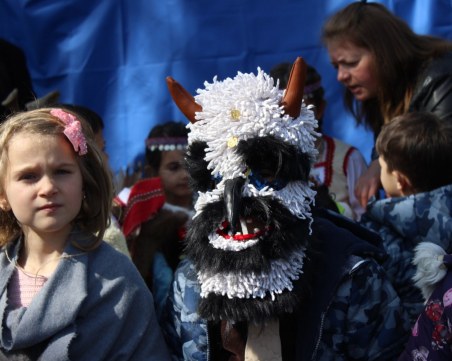 Традициите са живи: Малки кукери от детска градина в  Пловдив изгониха злото