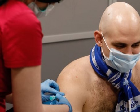 В Русия: Ваксинация със Спутник V по време на мач