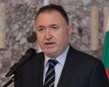 Кметът на Карлово: Маските на открито стават задължителни