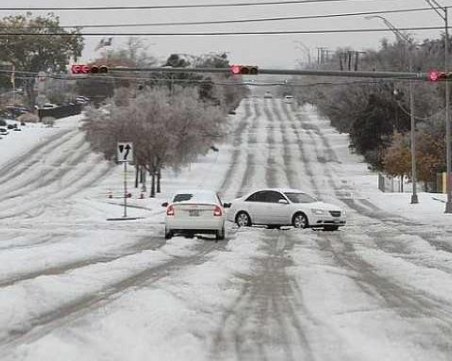 Половин метър сняг и вятър със 100 км./ч. в САЩ