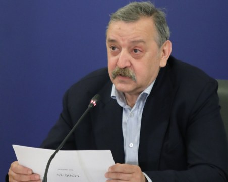 Проф. Кантраджиев: До края на следващата седмица могат да се възобновят масовите ваксинации