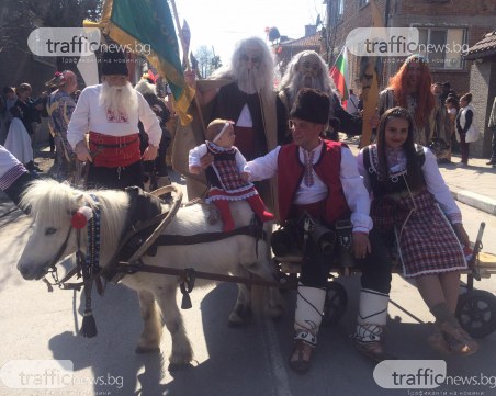 С кукери навръх Сирни заговезни изгониха злите сили в Коматево и Първенец