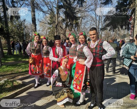 Участници на кукерското шествие: Вирусът е преходен, а традициите са вечни