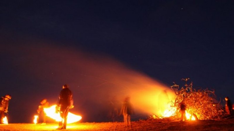 Огньовете в Перник за Сирни загозевни трябва да бъдат изгасени до 21 часа