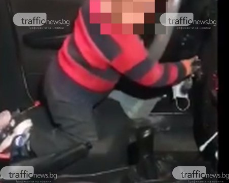 Фончо III: Тригодишен показва завидни умения зад волана, мама и тате се хвалят в мрежата