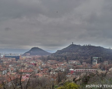 Жълт код в Пловдив! Предупреждават за опасни вертове