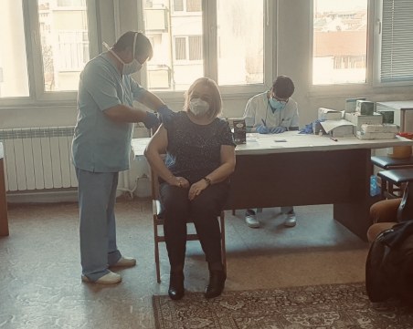 130 преподаватели и служители на ПУ се ваксинираха