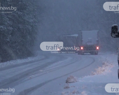 Километрична колона на прохода Клисура, преспи и навявания в 5 области