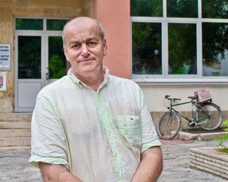 Почина пловдивският поет и журналист Борис Роканов