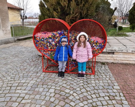 Жителите на  Маноле събраха 11 чувала капачки за благотворителна кауза