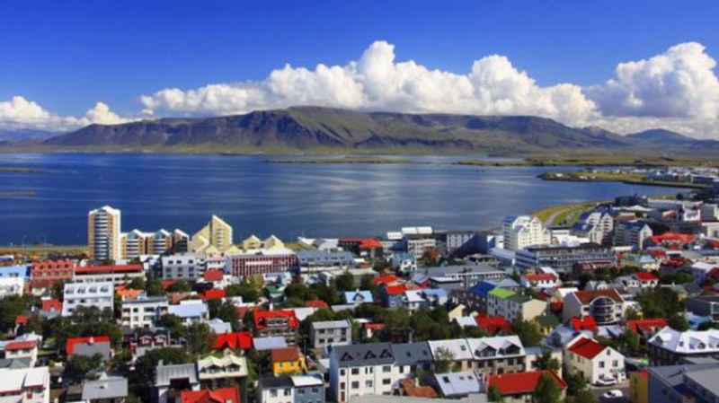 Исландия отваря граници си за всички ваксинирани пътници