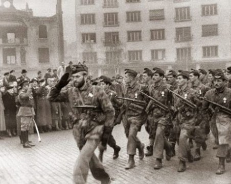 Парашутистите от пловдивската бригада празнуват днес