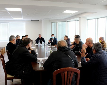 Разногласия в гилдията! Таксиметрови превозвачи не успяха да постигнат консенсус за тарифите