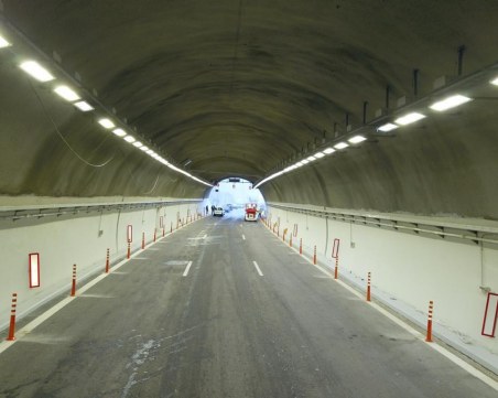 Борисов: Днес пускаме движението и в тръбата за София на тунел 