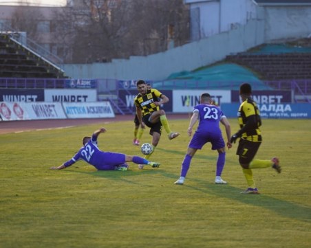 Ботев и Етър с нулево равенство в Търново
