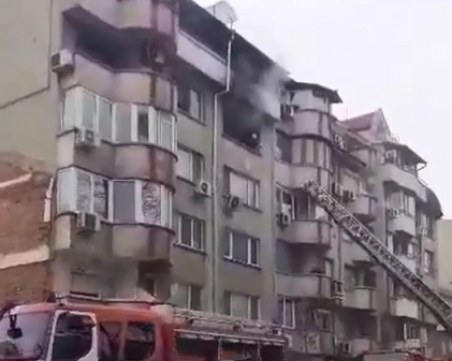 Голям пожар гори на 