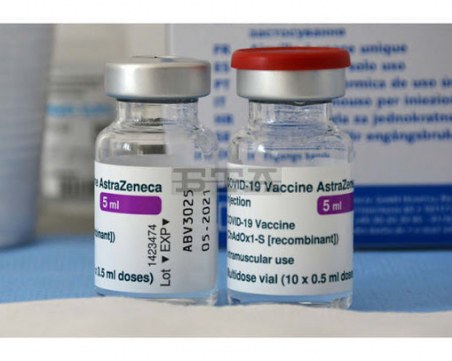 Разпределят 10 000 дози на Астра Зенека между джипитата в София