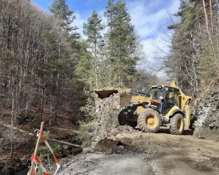 Заснемат и проучват близо 40 км от пътя към Ситово и Лилково, работата по проекта не е спирала