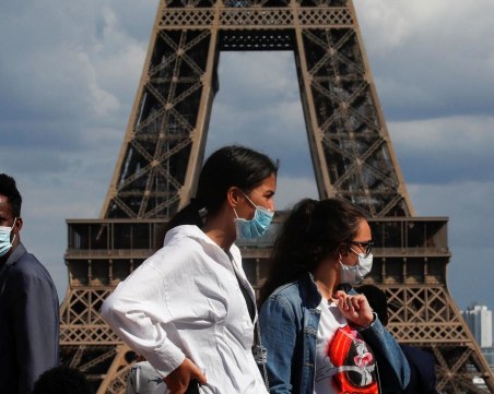 Франция под карантина от днес