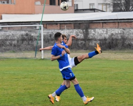 Спартак загуби в Карнобат, автобусът на 