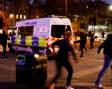 Десетки арестувани при протест в Лондон срещу COVID мерките