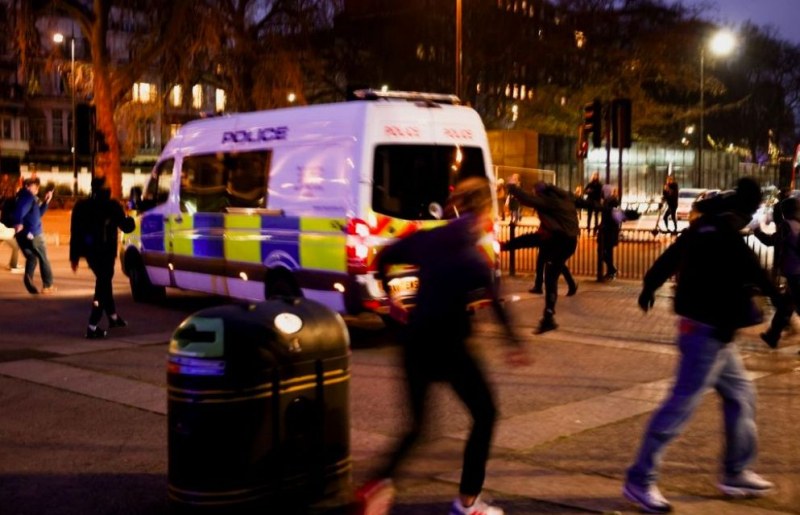 Десетки арестувани при протест в Лондон срещу COVID мерките
