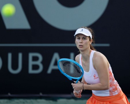 Пиронкова стартира с победа в Маями