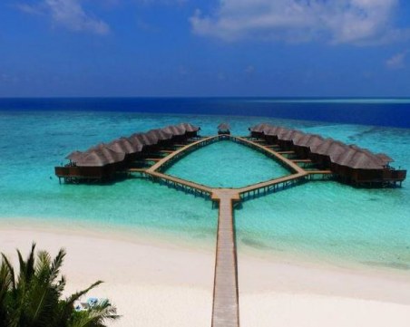 Заразени с COVID-19 българи - под карантина на Малдивите, властите с препоръки