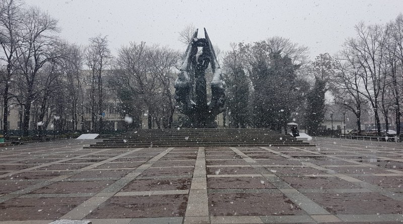 Снежинки ще прехвърчат и днес в Пловдив