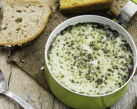 Турска кухня: Рецепта за яйла чорба с кисело мляко