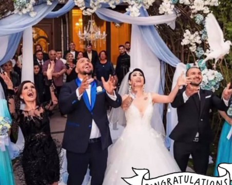 Софи и Гринго празнуват годишнина от сватбата, кумата Преслава първа с честитките