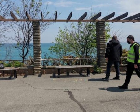 Въвеждат вечерен час за тийнейджъри в Бургас